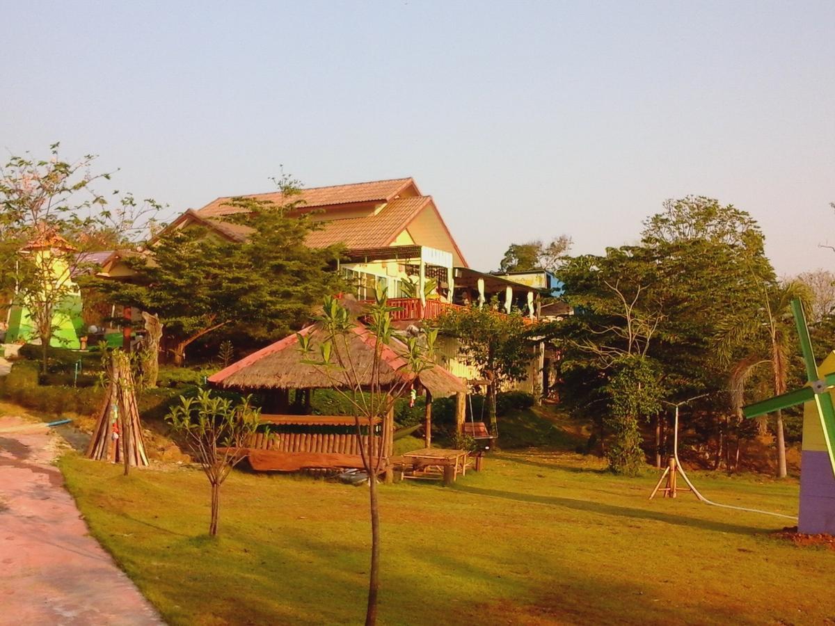 Kum Nangpaya Hotel Kaeng Krachan Exterior photo