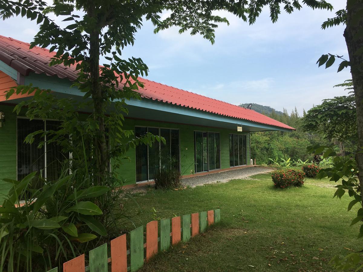 Kum Nangpaya Hotel Kaeng Krachan Exterior photo